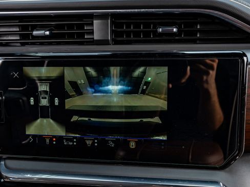 Used 2024 GMC Sierra 3500 Denali Ultimate image 25