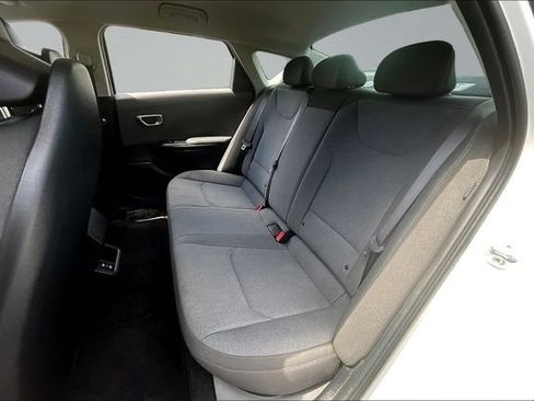 Used 2025 Kia K4 FWD image 21