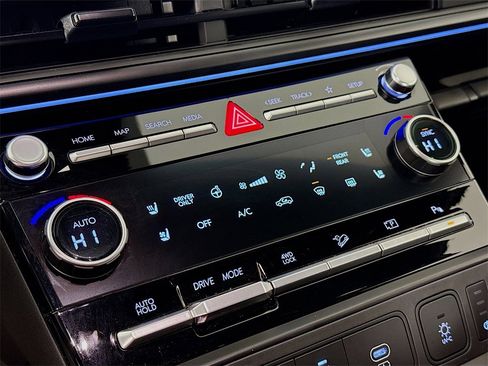 Used 2025 Hyundai Santa Fe Calligraphy image 17