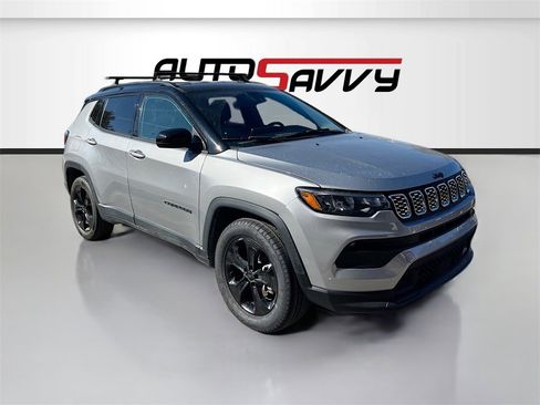 Used 2022 Jeep Compass Altitude image 1