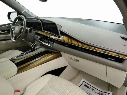 Used 2021 Cadillac Escalade Premium Luxury Platinum AWD/4WD image 13