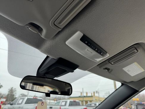 Used 2020 Nissan Kicks SV image 24