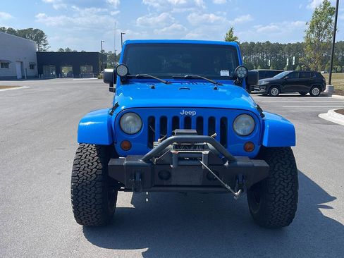 Used 2011 Jeep Wrangler Unlimited Sahara w/ Dual Top Group AWD/4WD image 2