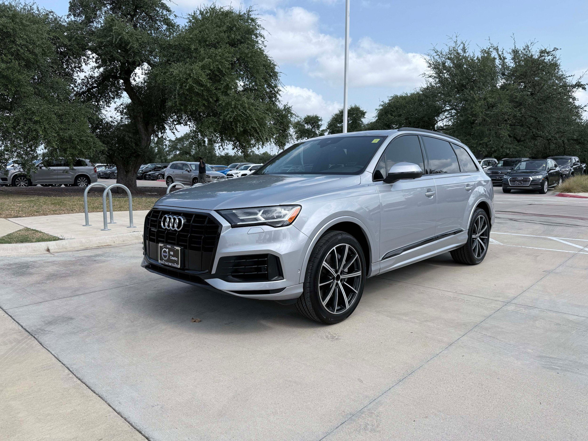 Used 2020 Audi Q7 3.0T Premium Plus w/ Premium Plus Package AWD/4WD image 2