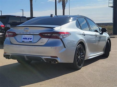 Used 2022 Toyota Camry XSE image 4