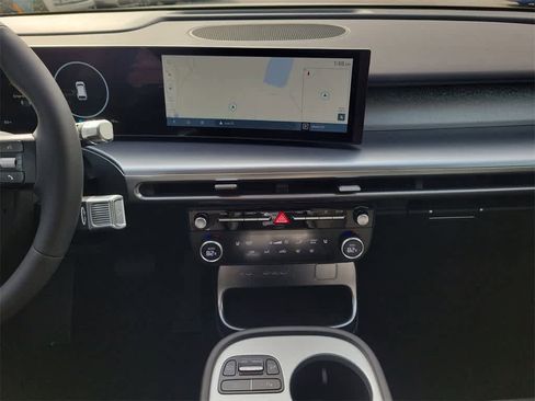 New 2026 Hyundai Ioniq 9 SE image 16