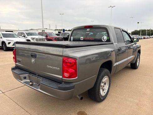 Used 2010 Dodge Dakota ST RWD image 3