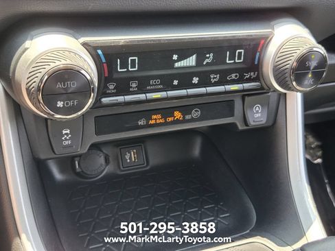 Used 2025 Toyota RAV4 XLE FWD image 19