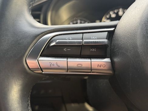 Used 2020 MAZDA MAZDA3 Premium image 22