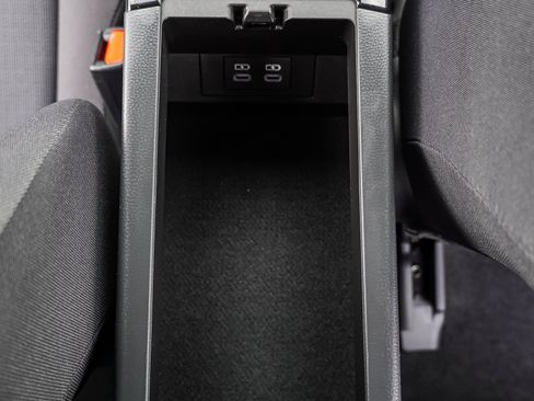 Certified 2025 Toyota Prius LE AWD/4WD image 38