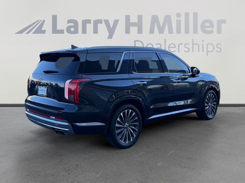 Used 2024 Hyundai Palisade Calligraphy FWD image 5