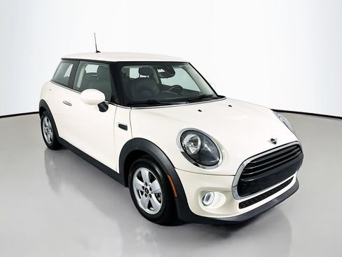 Used 2021 MINI Cooper 2-Door Hardtop FWD image 7