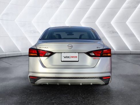 Used 2024 Nissan Altima 2.5 SV image 5