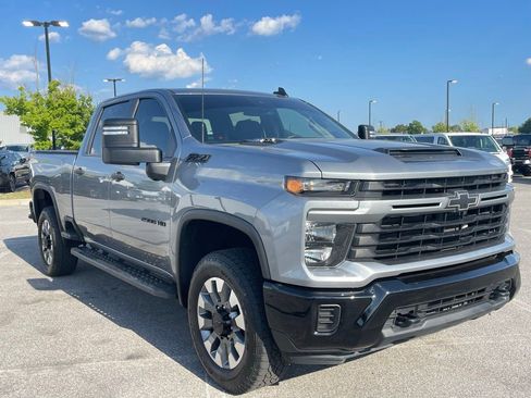 Used 2024 Chevrolet Silverado 2500 Custom w/ Custom Value Package AWD/4WD image 19