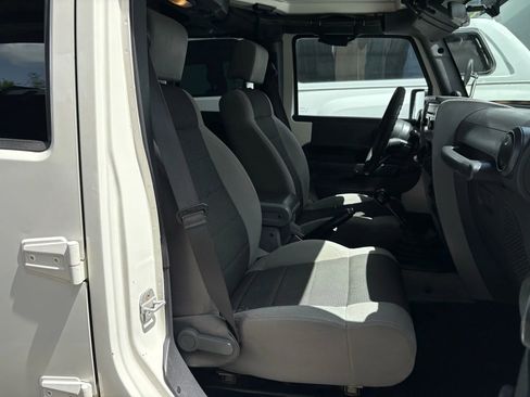 Used 2007 Jeep Wrangler Unlimited X image 18