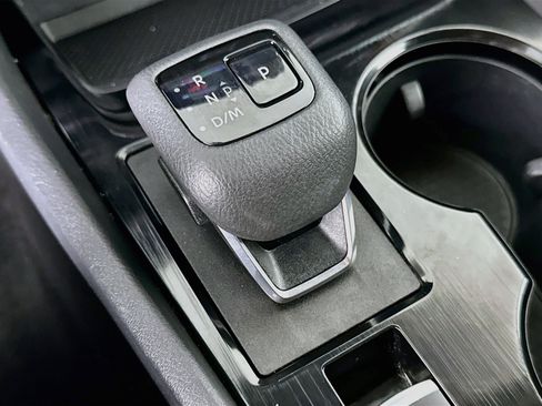 Used 2025 Nissan Rogue SV FWD image 24