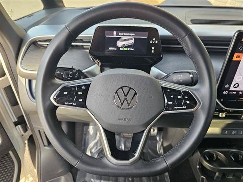 Used 2025 Volkswagen ID. Buzz Pro S RWD image 12