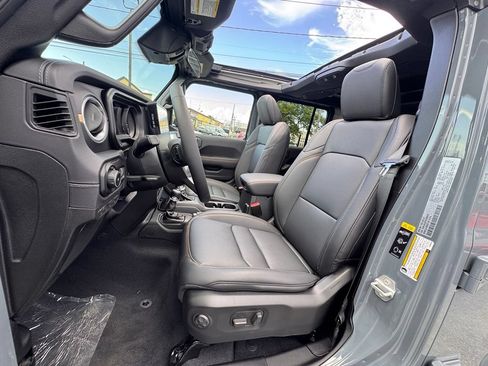New 2026 Jeep Wrangler Unlimited Sahara AWD/4WD image 13