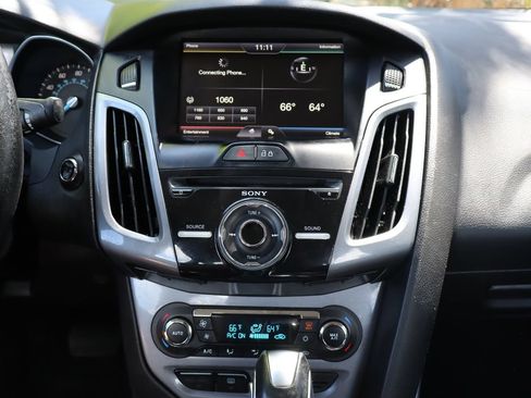 Used 2014 Ford Focus Titanium FWD image 34