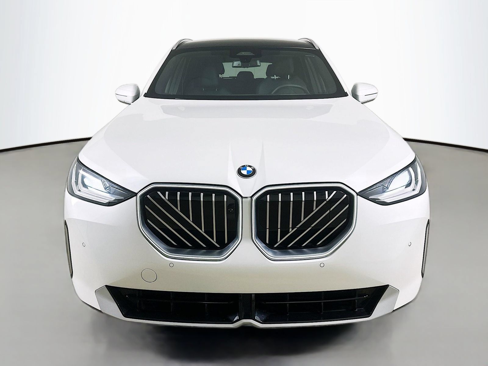 Used 2025 BMW X3 xDrive30i AWD/4WD image 2