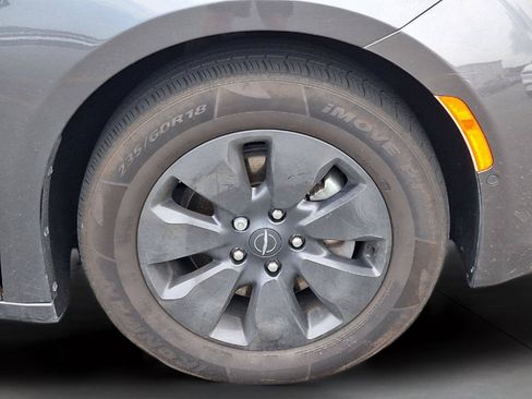 Used 2020 Chrysler Pacifica Limited w/ Advanced Safetytec Group FWD image 10