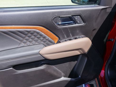 New 2026 GMC Canyon Denali image 10