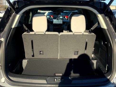 New 2025 Ford Explorer Active w/ Active Comfort Package image 16