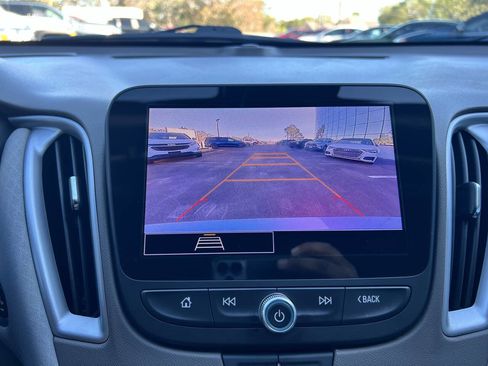 Used 2023 Chevrolet Malibu LS image 30