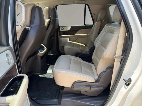 Used 2022 Lincoln Navigator L Reserve RWD image 23
