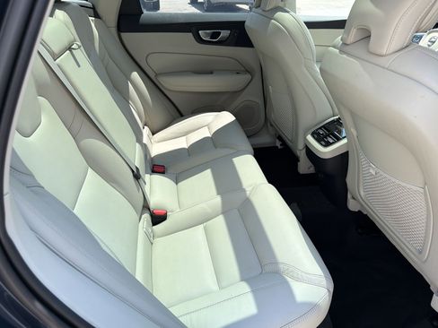Used 2024 Volvo XC60 B5 Ultimate w/ Protection Package Premier AWD/4WD image 30