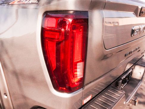 Used 2023 GMC Sierra 1500 AT4 w/ AT4 Premium Package AWD/4WD image 36
