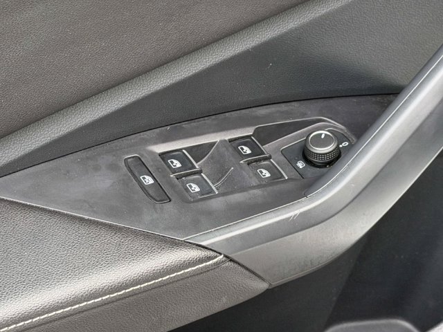 Certified 2023 Volkswagen Jetta SE FWD image 17