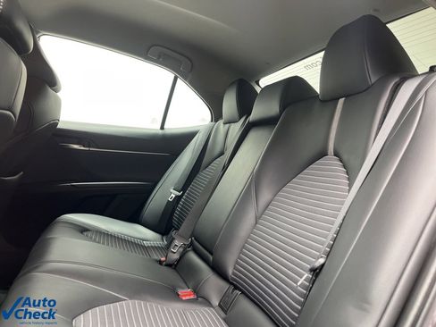 Used 2022 Toyota Camry SE image 15