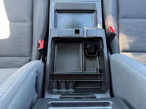 Used 2022 Nissan Frontier SV AWD/4WD image 27