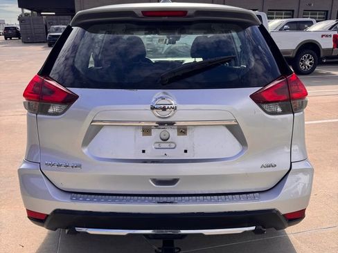 Used 2019 Nissan Rogue S image 7