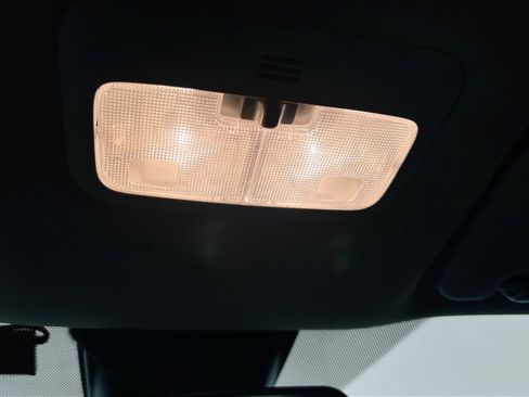 Used 2017 Toyota Corolla SE FWD image 21
