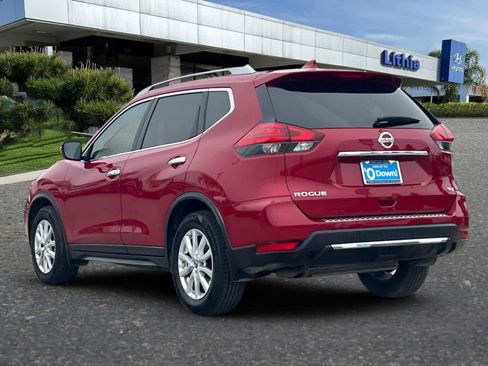 Used 2017 Nissan Rogue SV image 6