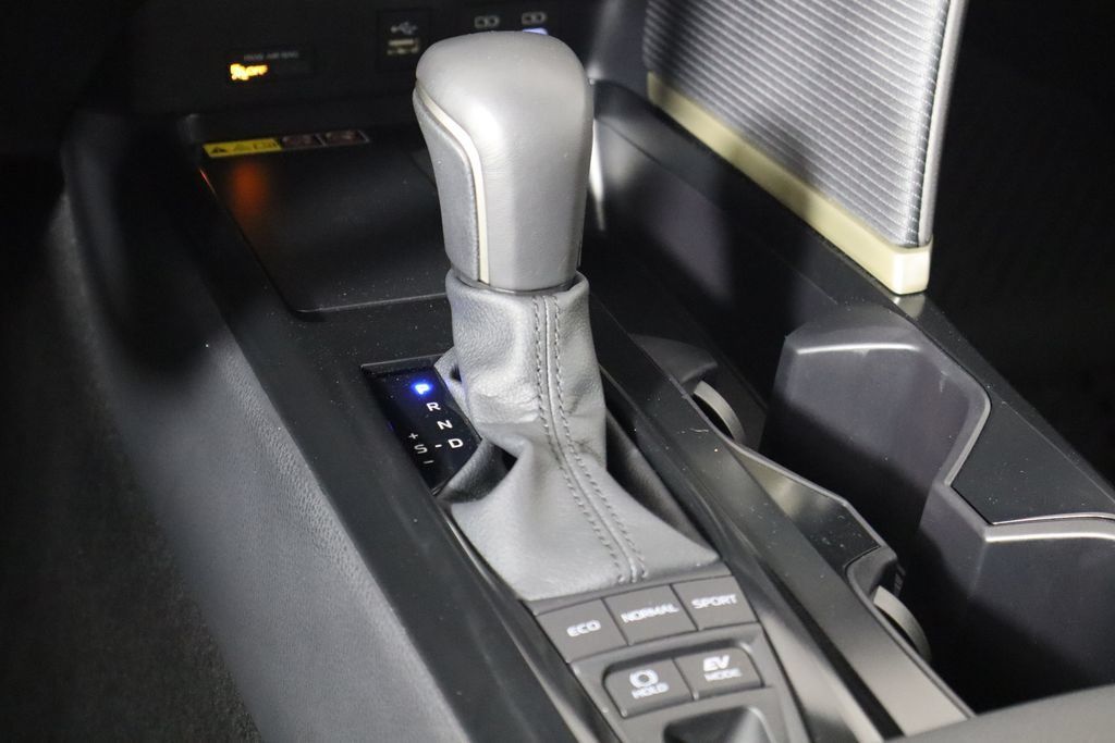 Used 2026 Toyota Camry SE w/ Convenience Package FWD image 27
