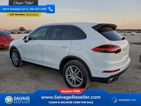 Used 2016 Porsche Cayenne S image 3