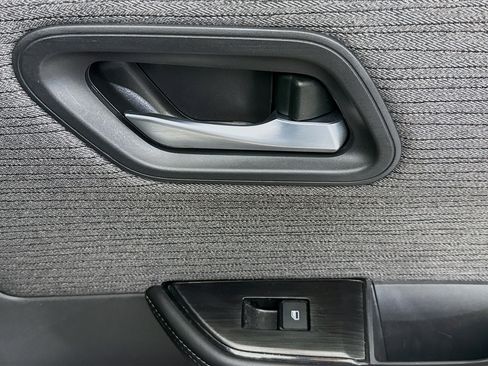 Used 2022 Nissan Rogue SV image 30