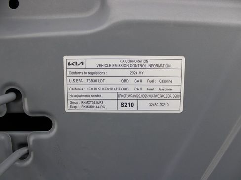 Used 2024 Kia Sorento S image 39