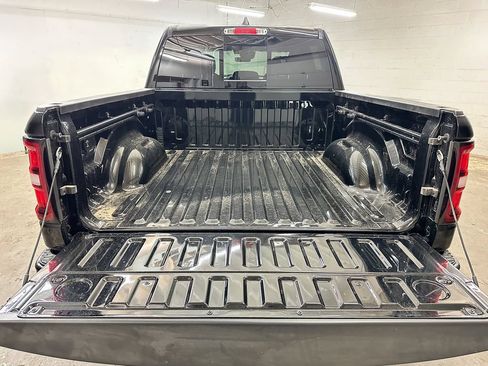 New 2026 RAM 1500 Express AWD/4WD image 13