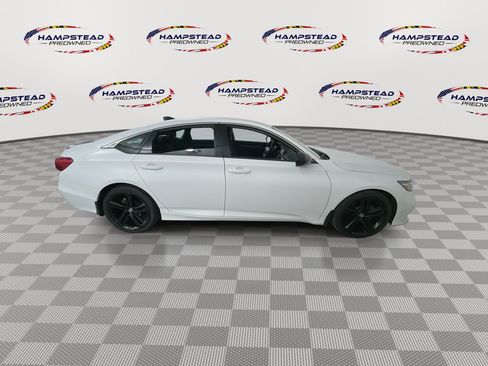 Used 2022 Honda Accord Sport image 9