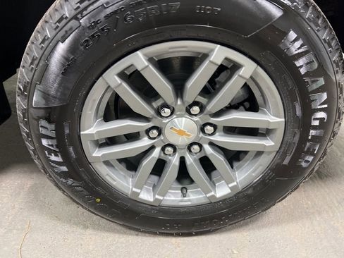 New 2025 Chevrolet Colorado LT w/ LT Convenience Package image 38