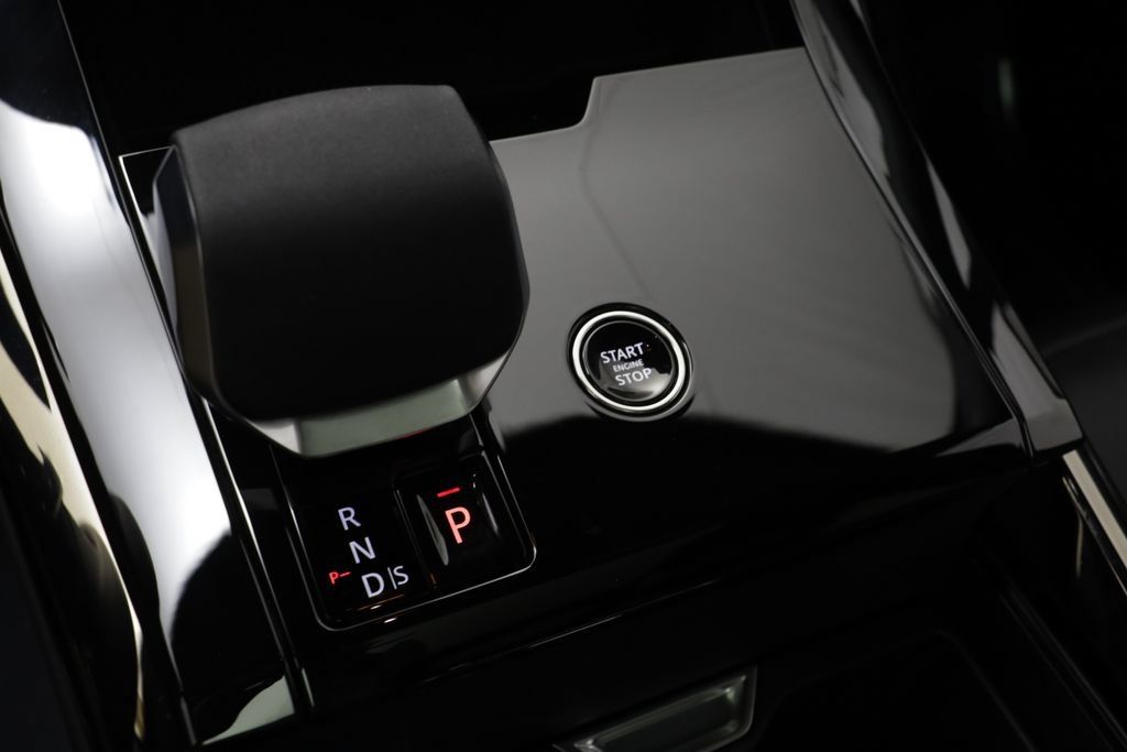 New 2026 Land Rover Range Rover Sport SE AWD/4WD image 13
