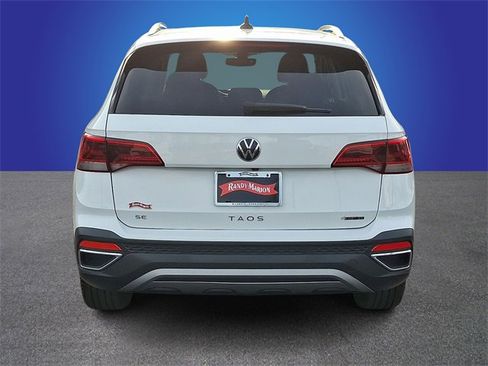Used 2023 Volkswagen Taos SE image 5