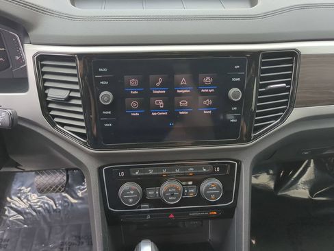 Certified 2023 Volkswagen Atlas SE FWD image 21
