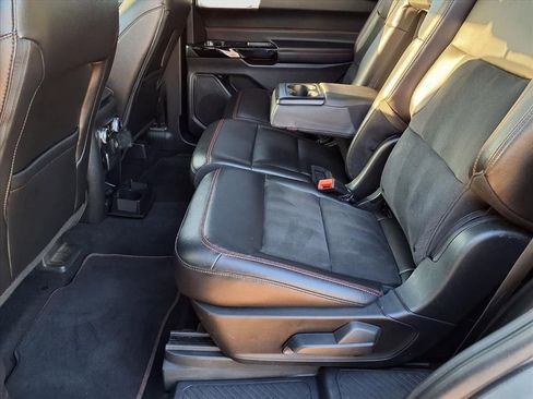 Used 2023 Ford Explorer ST-Line image 25