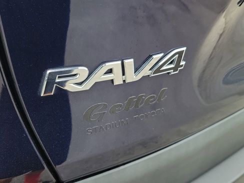 Used 2021 Toyota RAV4 XLE image 6