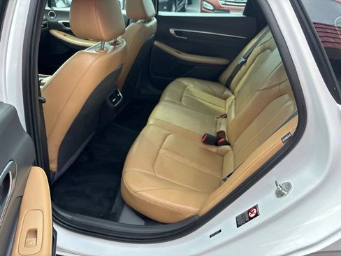 Used 2020 Hyundai Sonata Limited w/ Preferred Accessory Package FWD image 17